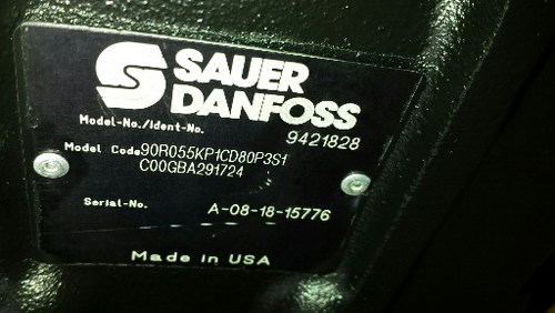 Pompa idraulica Sauer Danfoss 90R055KP1CD80P3S1 montata su Vermeer